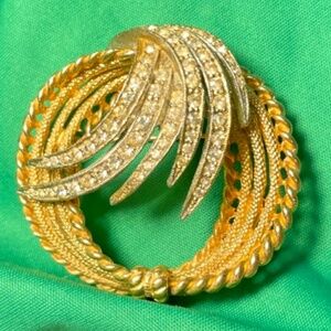 Rare Vintage Coro Gold-tone Swirl Brooch/Pin with Rhinestones #206011955488
